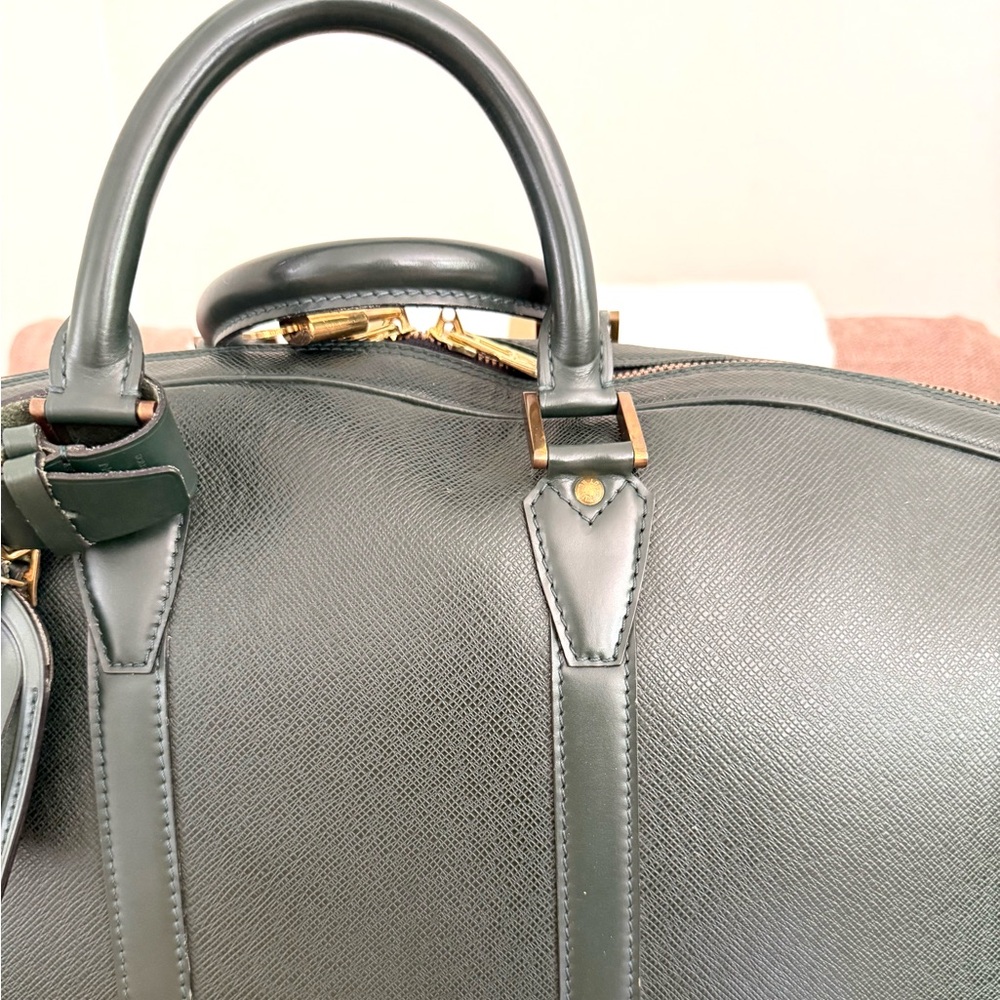 Authentic Louis Vuitton Epicea Taiga Leather Helanga En Poche Travel Bag M30104 - Picture 16 of 16